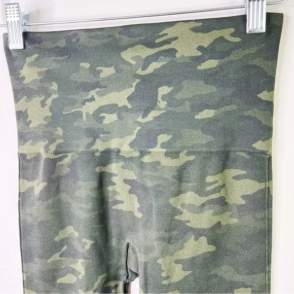 Spanx Revolve Look at Me Now Seamless Leggings Shaping Tights Green Camo Size S - Picture 4 of 9